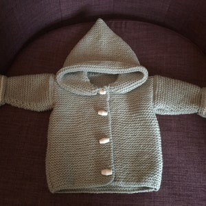 Chaqueta con capucha tejida a mano, chaqueta de punto para bebé, hecha a pedido. imagen 10
