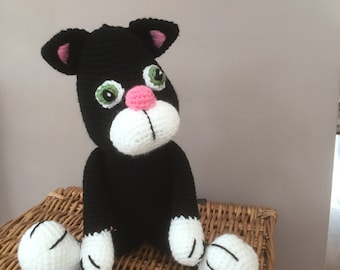 Handmade crochet cat