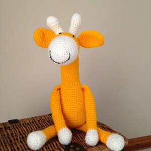 Giraffe toy, brightly coloured crochet giraffe image 3