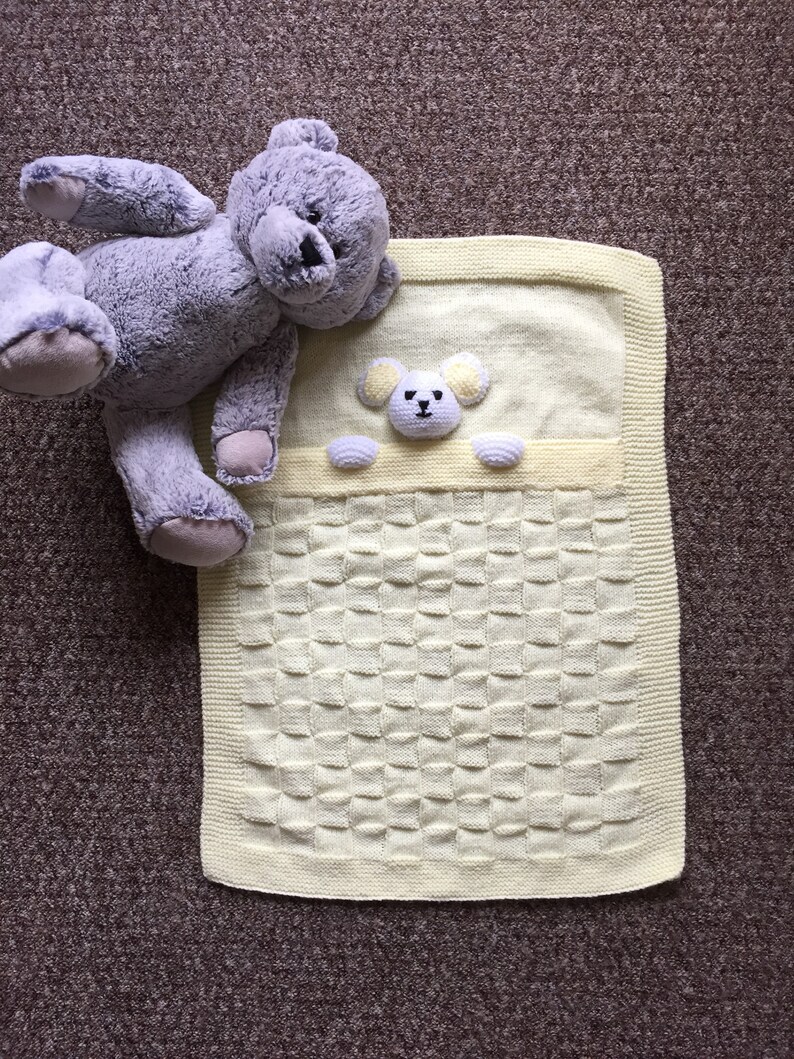 Pretty handmade baby blanket, knitted blanket image 3