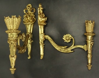 Grande paire d'embrasses style Louis XVI du XIXe - carquois, corne d'abondance et noeud - bronze