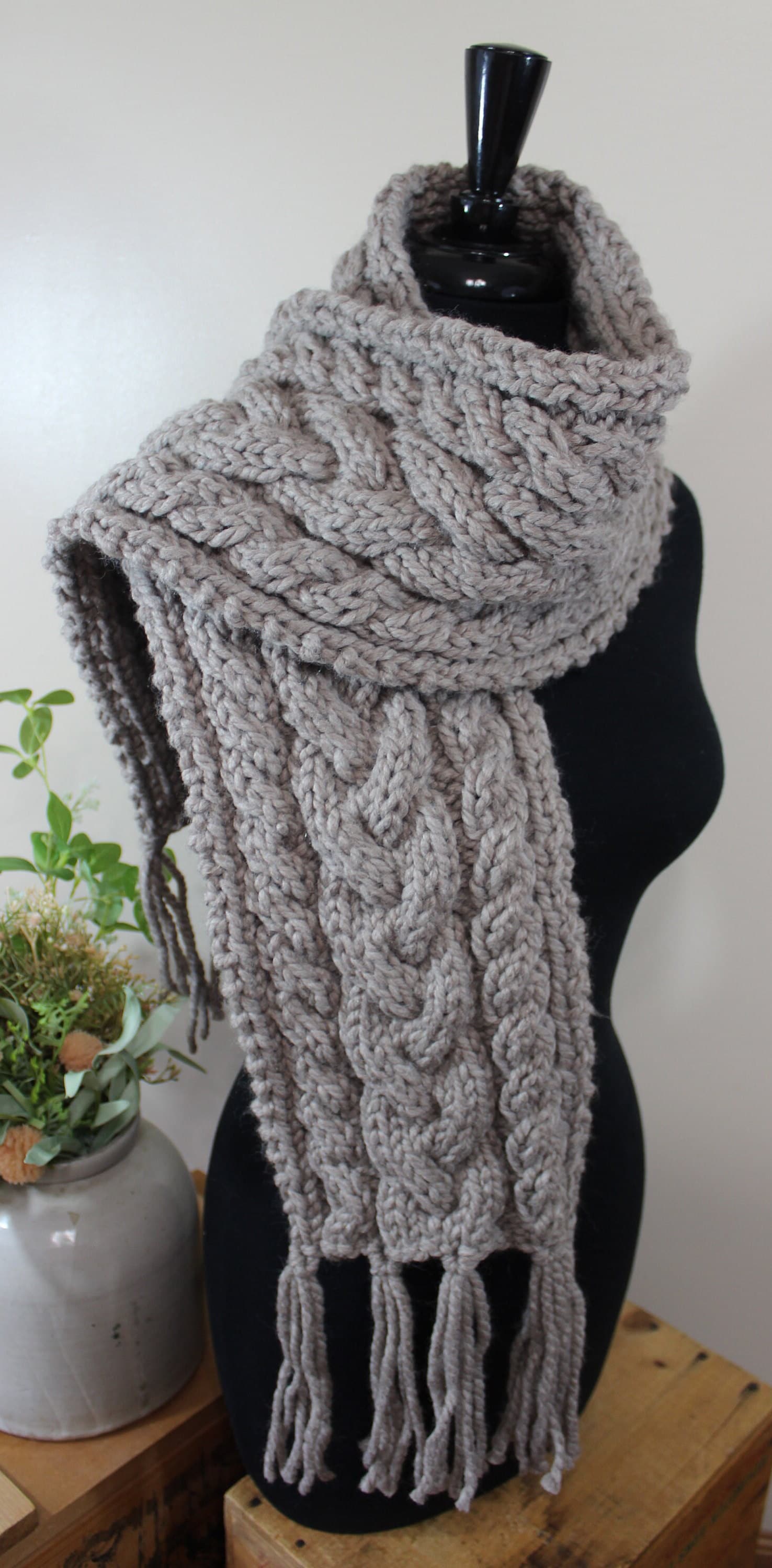 Chunky Knit Cable Scarf / Fringed Cable Knit Scarf - Etsy