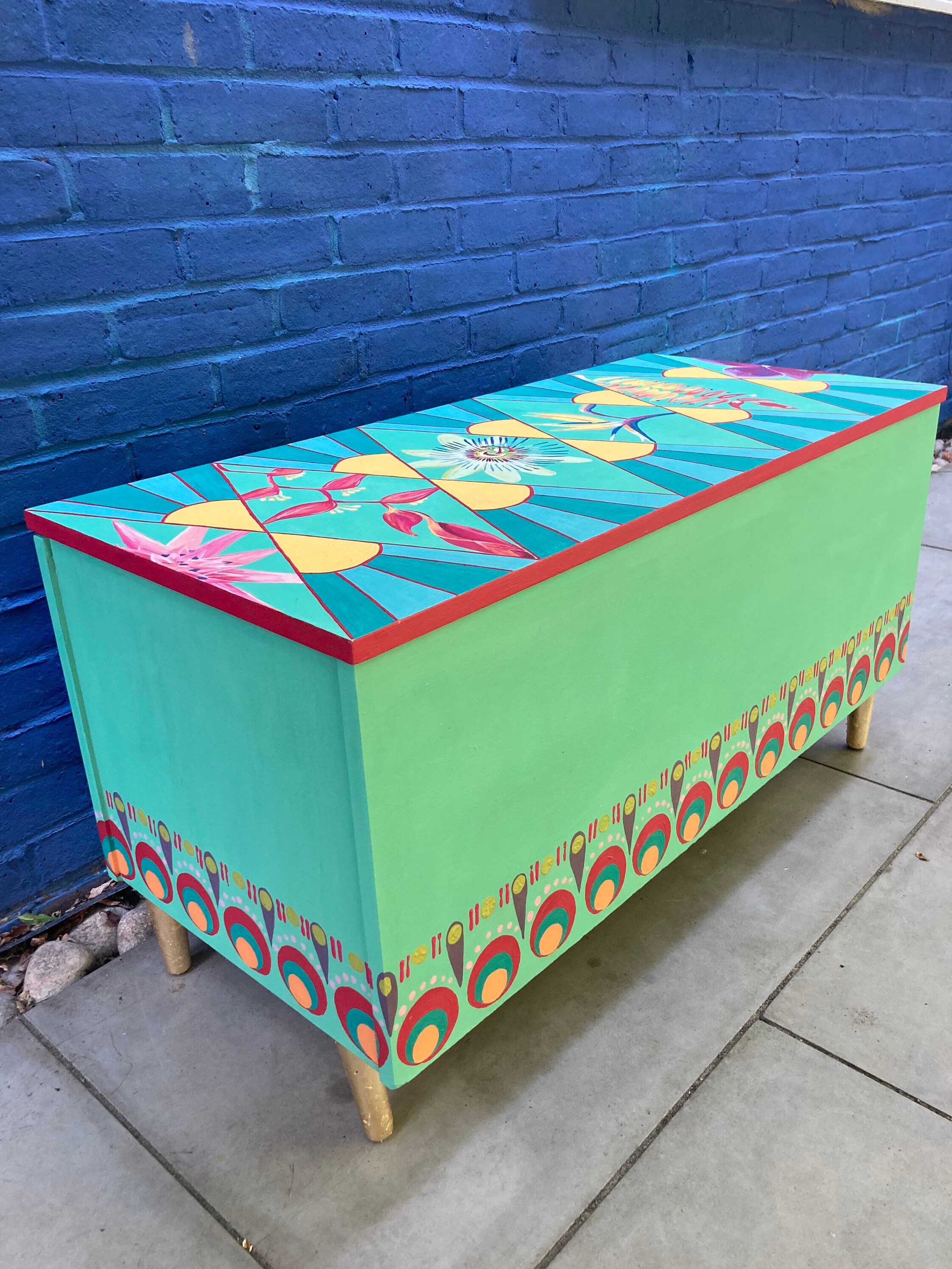 Caja de almacenamiento de manta pintada a mano. | Etsy