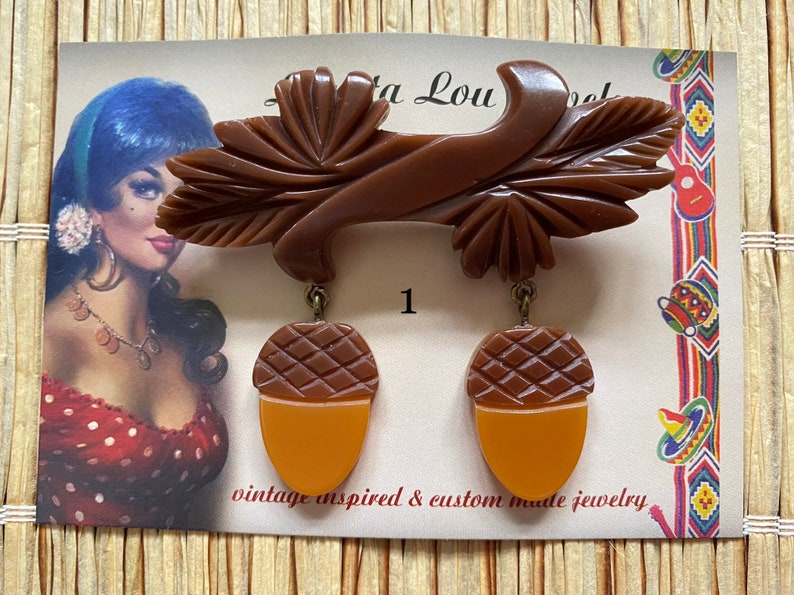 Vintage inspired autumn brooch, leaves, acorns, 40s 50s bakelite style image 3