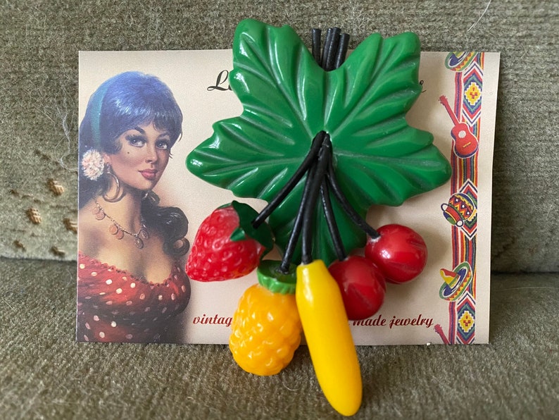 Vintage inspired fruit brooch in 40s 50s bakelite style