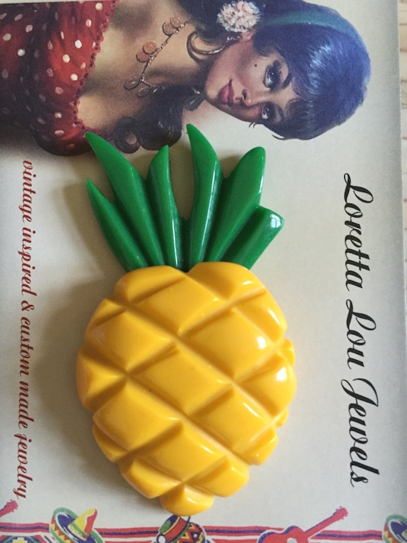 Vintage inspired fruit brooch in 40s 50s bakelite style