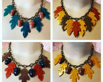 Vintage inspired 40s/50s, autumnal necklace acorns, leaves, Lucite/Bakelite style