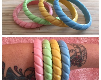 Vintage inspired large bangles in XL, 40s 50s Bakelite style, rope design, twisted carved shape, pastel colors