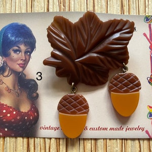 Vintage inspired autumn brooch, leaves, acorns, 40s 50s bakelite style image 2