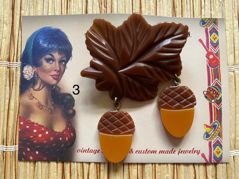 Vintage inspired autumn brooch, leaves, acorns, 40s 50s bakelite style image 2