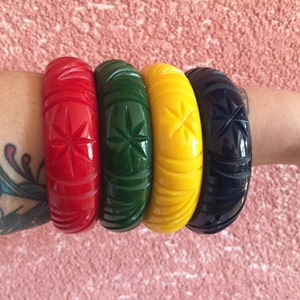 Vintage inspired bangles in 40's 50's style, bakelite style, carved style, large size XL