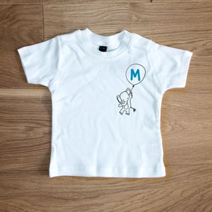 Camiseta personalizada de bebé / niños de algodón con Little Elephant & Blue o Pink Initial (6mts-6ys) Letter Alphabet Top, SHORT SLEEVE