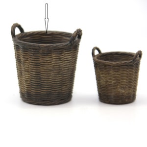 3000-132 Puppenhausminiatur (unbemalt), großer hoher, runder Korb mit Korbgriffen, 1:12
