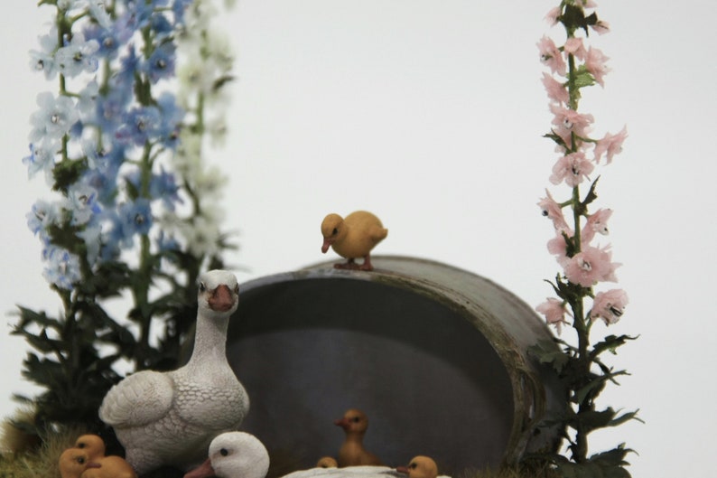 3000-57 Puppenhaus-Miniatur komplett unbemalt Entenfamilie 1:12 Bild 4