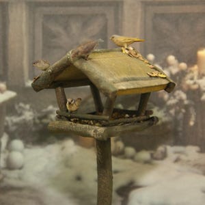3000-178 Puppenhaus Puppenstube Miniatur (unbemalte) Vogelfutterhaus 1:12