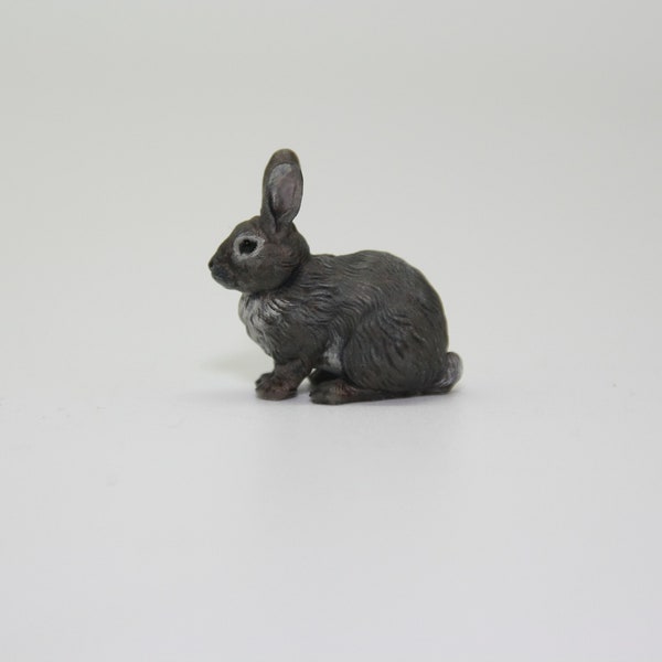 3000-4 Dollhouse Miniature, unpainted, Bunny 1 1:12