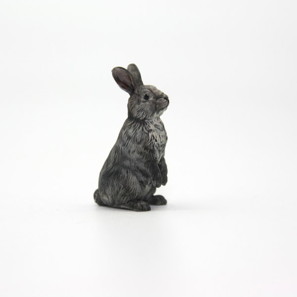 3000-5 Dollhouse Miniature, unpainted, Bunny 4 1:12