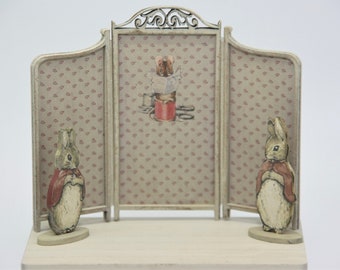 916 Kit Dollhouse Miniature Beatrix Potter Table Screen / Paravent 1:12