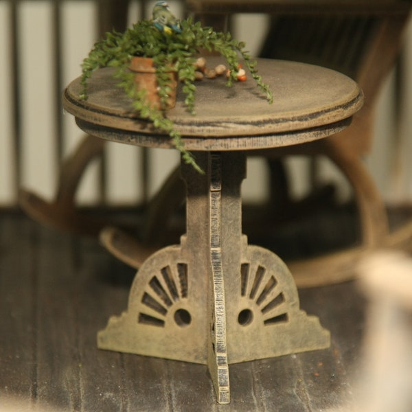 445 Kit Dollhouse Miniature Round (Side) Table 1:12