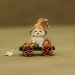 1186 Kit Puppenhaus Miniatur Spielzeug Zugwagen Halloween Malteser Welpe 1:12