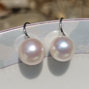 Edison Pearl Earrings: 10-11mm White Freshwater Pearl