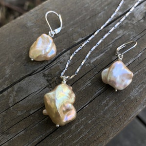 Pink/Metallic overtones Keshi pearl necklace/earrings,irregular pearl necklace/earring,irregular pearl necklace/earrings,baroque pearl set image 1