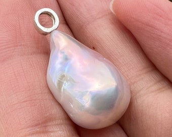 Nice Lavender baroque pearl Pendant with some metallic overtones, simple pendant, irregular pearl pendant,baroque pearls pendant