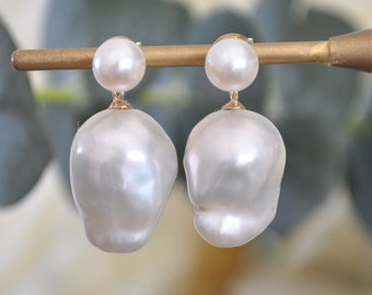 Small Venus earrings White Baroque pearl earrings Double pearl earrings,freshwater pearl drop earrings