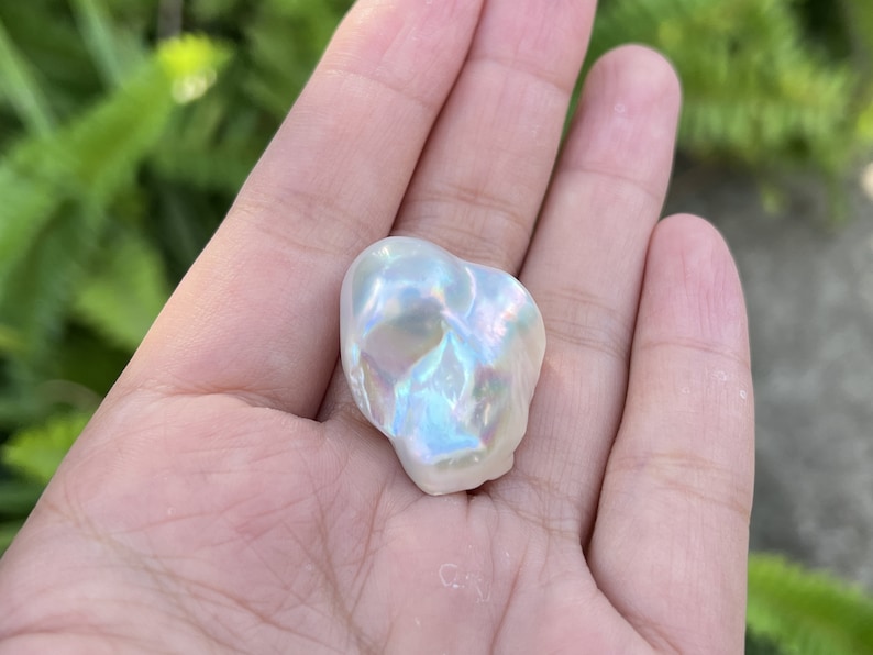 23X28MM white baroque pearl with some pink/blue overtones,large pearl,Irregular pearl,for jewelry design image 2