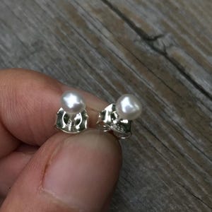 Tiny keshi pearl stud earrings,small keshi pearl studs,4mm-7mm keshi pearl earrings,daily wearable earrings white keshi pearl studs