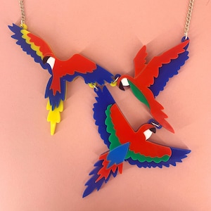 Parrot ketting, perspex sieraden, plastic sieraden, handgemaakte sieraden, acryl sieraden, statement sieraden, statement ketting