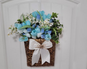 Hanging basket door hanger, tobacco basket door decor, Rustic basket wreath, Farmhouse door / wall decor, Spring/ summer wreath, porch decor