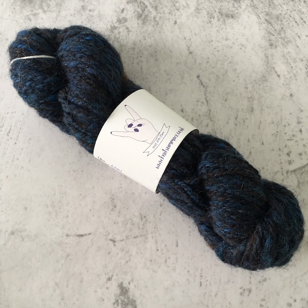 Marine, Bleu foncé, Saphir et chocolat, Filé à la main, 100% Laine, Poids DK, Fil, 43g, 63m