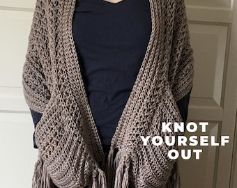 EASY Crochet Shawl PATTERN, Womens Scarf Pattern, Crochet Wrap with Pockets, Boho Crochet Shawl with Fringe, Crochet Patterns for Women, PDF