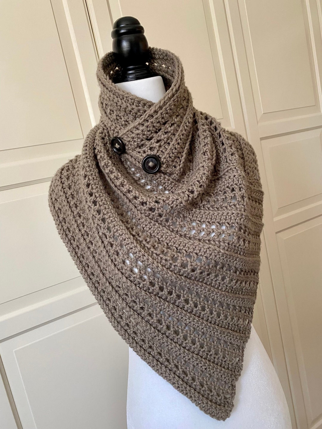 Easy Scarf Cowl Crochet PATTERN Buttons, Confident Beginner Pattern, Warm  Scarf Crochet Pattern Easy for Women *holey-craft Easy Cowl-scarf*