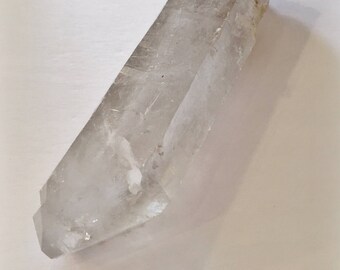 Beautiful Raw QUARTZ Healing Gemstone// Quartz POINT// Raw Quartz Point// Healing Crystals// Healing Tools// Home Decor// Statement Piece