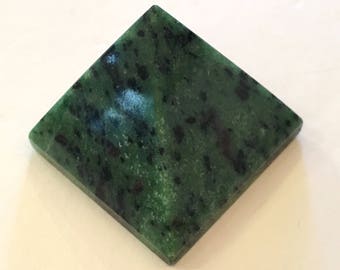 ZOISITE w/ RUBY Pyramid// Crystal PYRAMID// Stone Carved Pyramid// Healing Crystals// Healing Tools// Home Decor// Heart Chakra Stone