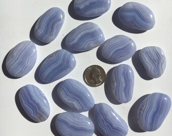 Wunderschöner blauer Achat Heilstein mit blauer Spitze// Ausgezeichnete Qualität blauer Spitze Achat// Getrommelte Edelsteine// 5. Chakra