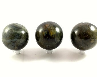 LABRADORITE Sphere// Crystal Sphere// Healing Gemstone// Crystal Ball// Home Decor// Healing Tools// From Madagascar