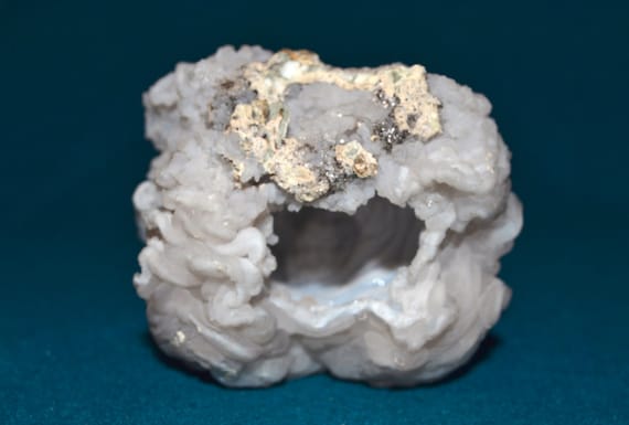 Chalcedony Geode Raw Healing Gemstone// Raw Crystals/ Radiates Energy, Cleanses, Recharges// Sacral Chakra/ from Mexico