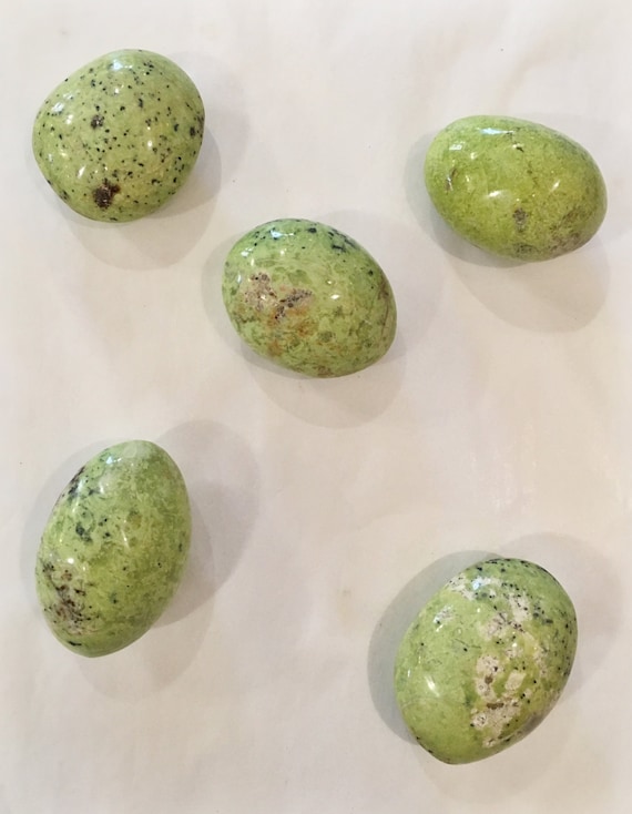 GREEN OPAL// Tumbled Stones// Healing Gemstones// Healing Tools// Healing Crystals// Healing Tools// Heart Chakra Stone// October Birthstone