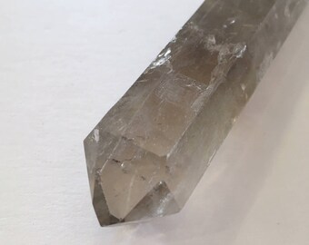 Beautiful Raw SMOKEY QUARTZ Healing Gemstone// Smokey Quartz POINT// Raw Quartz Point// Healing Crystals// Healing Tools// Home Decor
