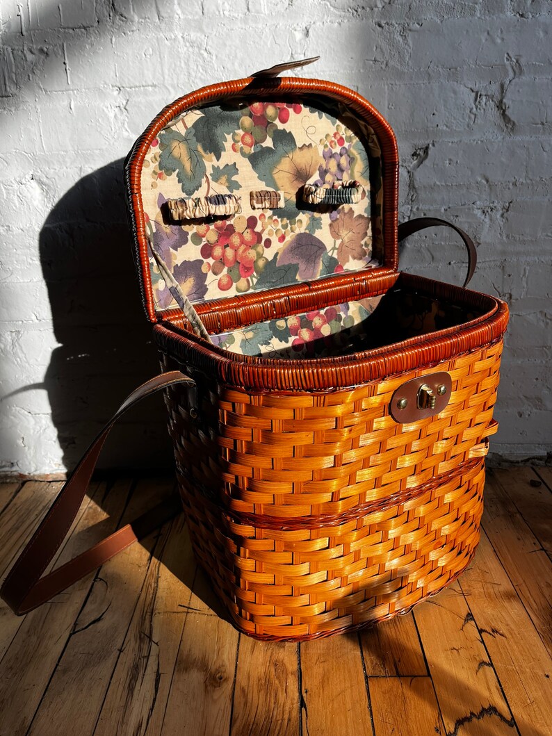picnic wicker crossbody