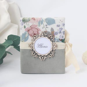 NEW!!! Wedding photo album with flowers 4x6. Girl baby photo album. Baby photo album. First year album. Personalized baby album.