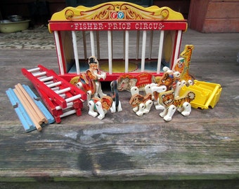 Works ~ 20-02-67 Vintage Walt Disney Toy Film Fisher-Price Movie Viewer Movie Viewer 474 Mickey Mouse and the Giant Yellow Box