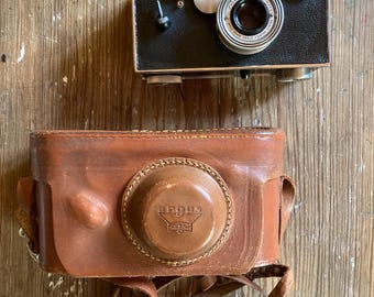 Vintage ARGUS C3 COATED CINTAR 50mm f3.5 Camera with Case and Strap Not Tested