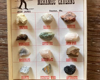 Ejemplares minerales antiguos de las Cavernas de Meramec, Stanton, Missouri.