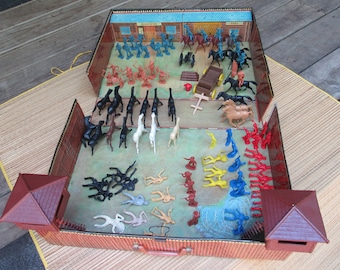 Vintage Carry-All FORT APACHE Action Play Set By MARX 1968 Style No. 4685