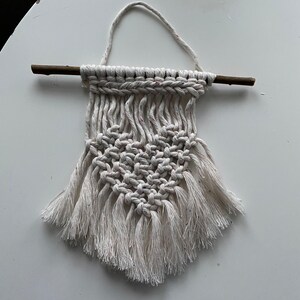 Macrame heart small 
£7