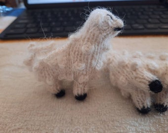 Alpaca keyring - knitting keyring - small alpaca knitting - alpaca keyring